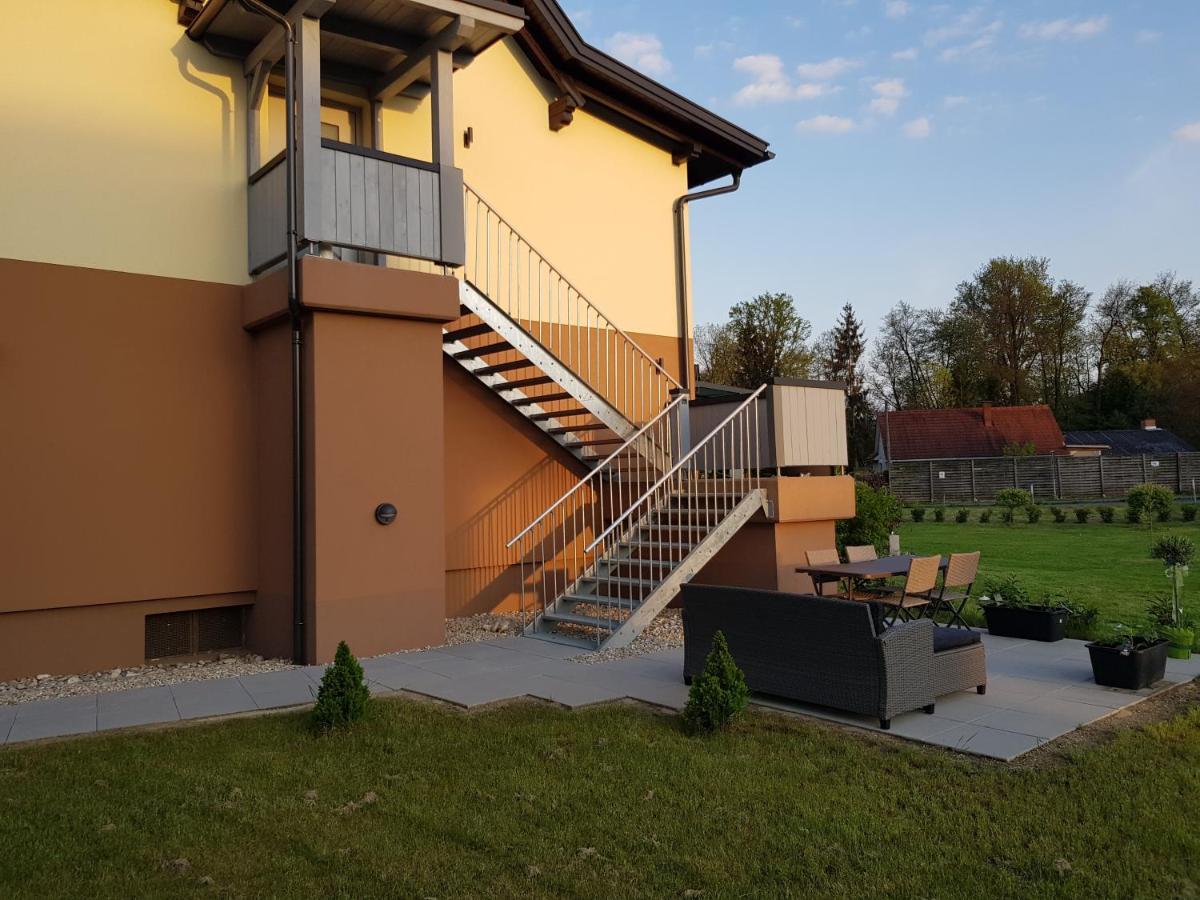 Ferienwohnung Stoisser Mureck Exterior photo
